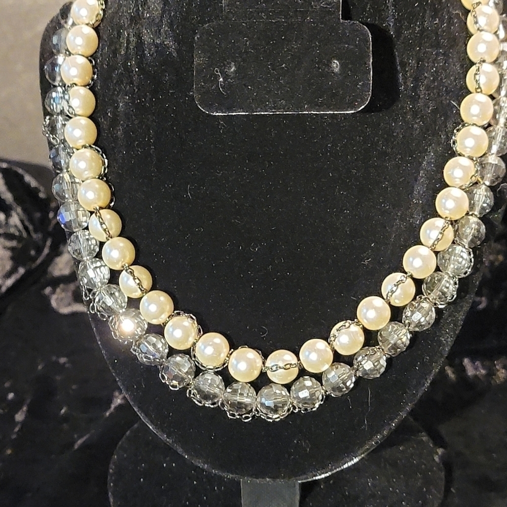 Vintage Faux Pearl and Crystal Necklace - Picture 6 of 9